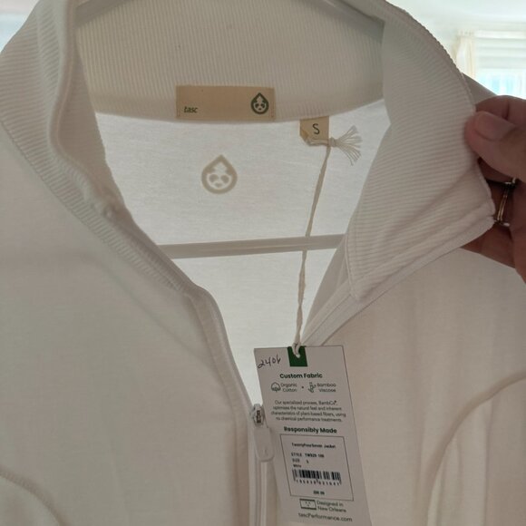 TASC PERFORMANCE BRAND NEW  TwentyFourSeven Lightweight Jacket NWT small - Picture 2 of 12